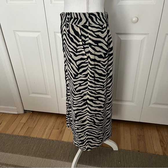 REISSUE CA Animal Print Skirt Button Front Closure Side Pockets Tan Black sz 6 - Picture 3 of 8